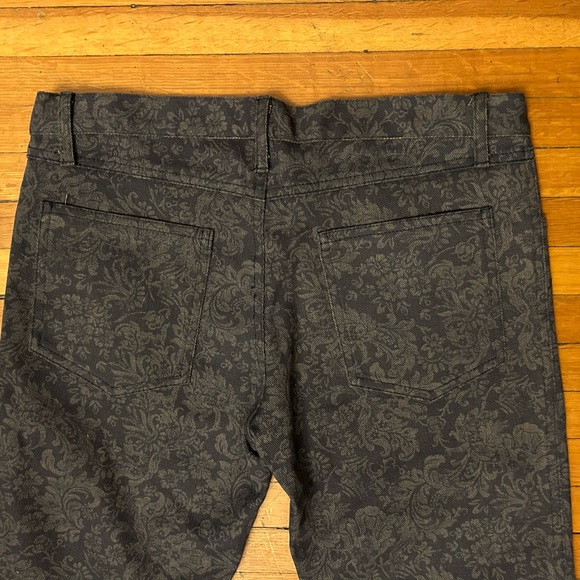 RUTH Brand Floral Jeans in Black and Gray, size 4 - Picture 4 of 6